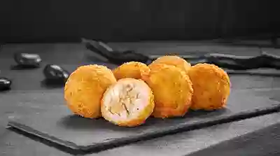 Рисовые шарики с курицей меню Суши Мастер