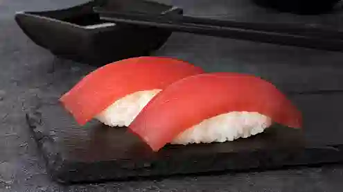 Суши нигири с тунцом меню Суши Мастер
